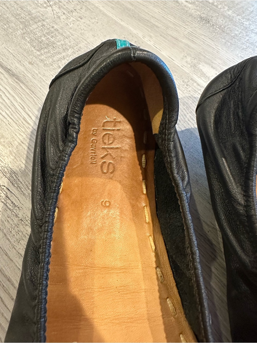 Tieks Black Leather Ballet Flats with Teal Stitch Tab Size 9 - Picture 2 of 7